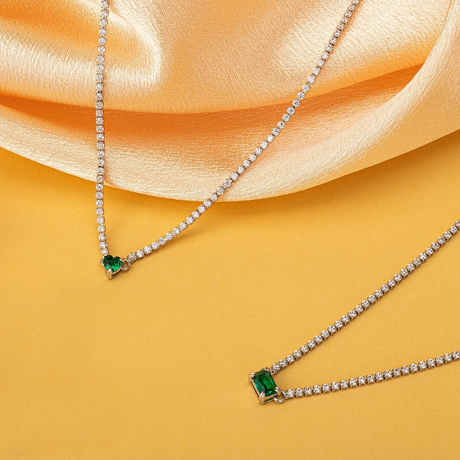 Emerald Rectangle Dewdrop Pendant