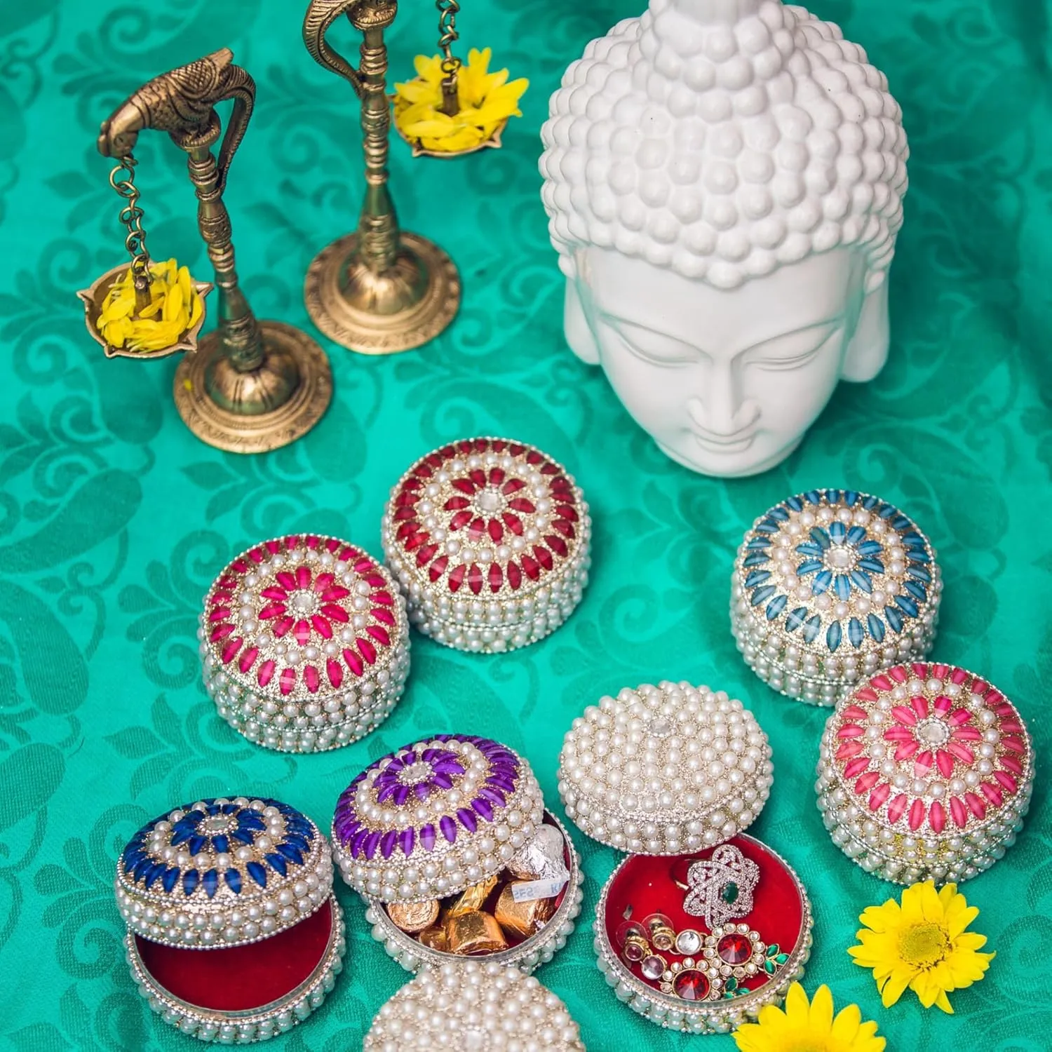 LOVENSPIRE Pearl Jewelry Box for Women Jewelry Travel Case Indian Festival Favor Wedding Pooja Diwali Gift Jewelry Organizer for Mother??s Day Anniversary Housewarming