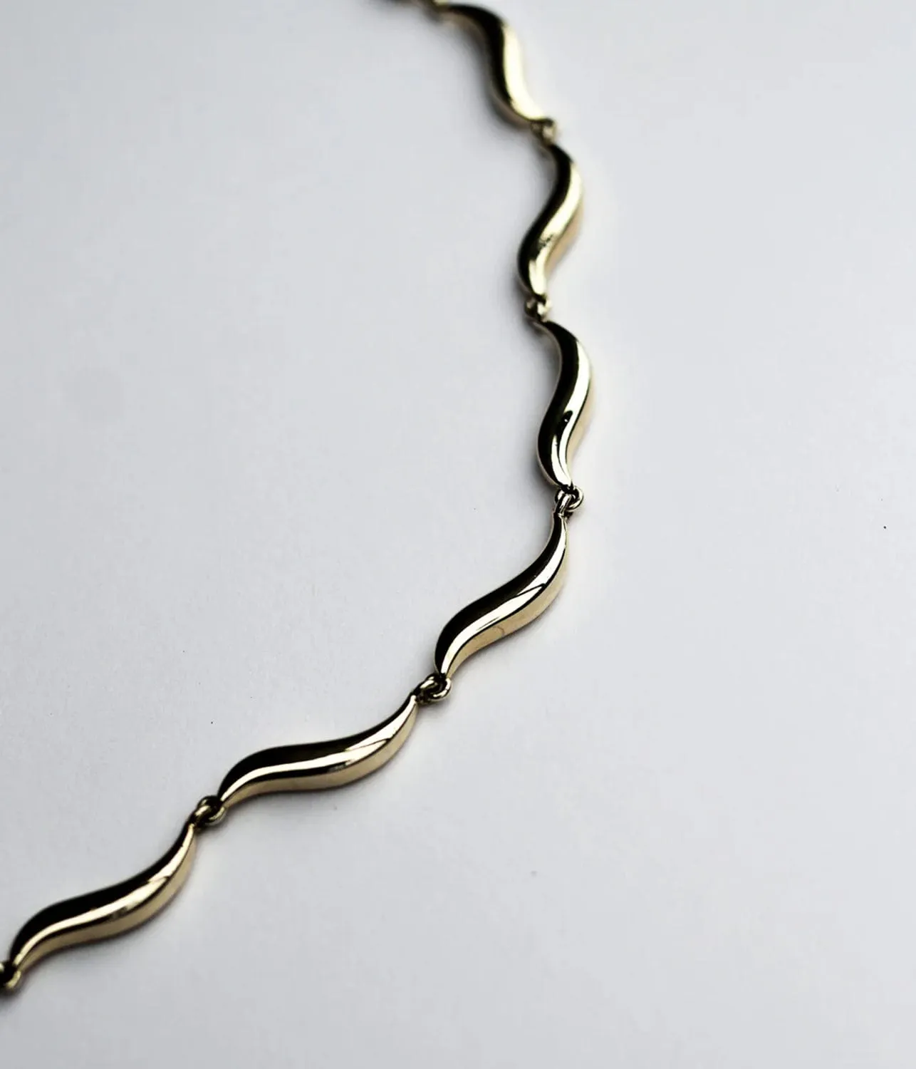 WAVE CHOKER- GOLD